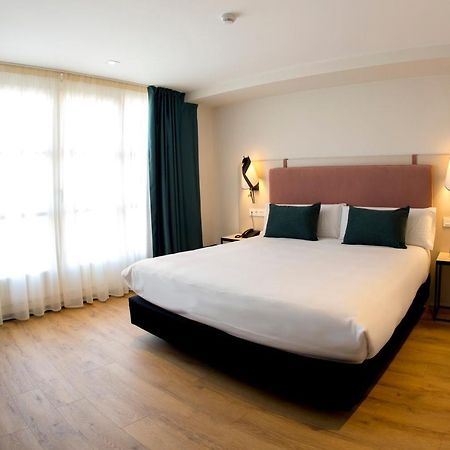 Hotel Plaza De La Paz Haro Extérieur photo